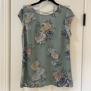 DR2 Mint Green Floral Cap Sleeve Shirt Size Small NWOT